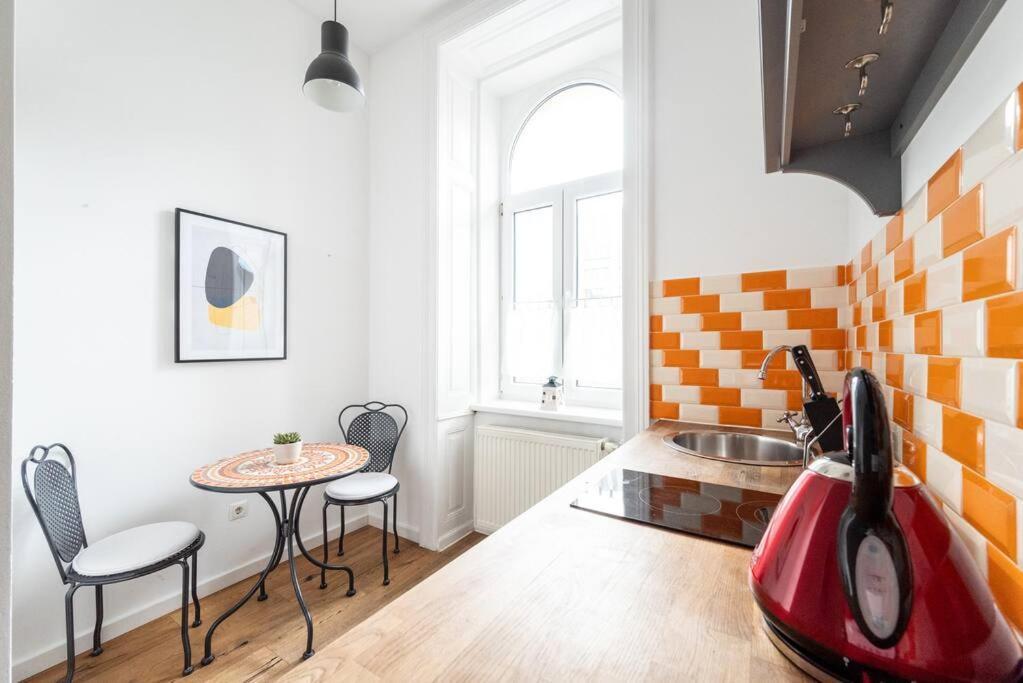 Lite 1Br Near Metro & Center By Hm Apartment Viena Exterior foto